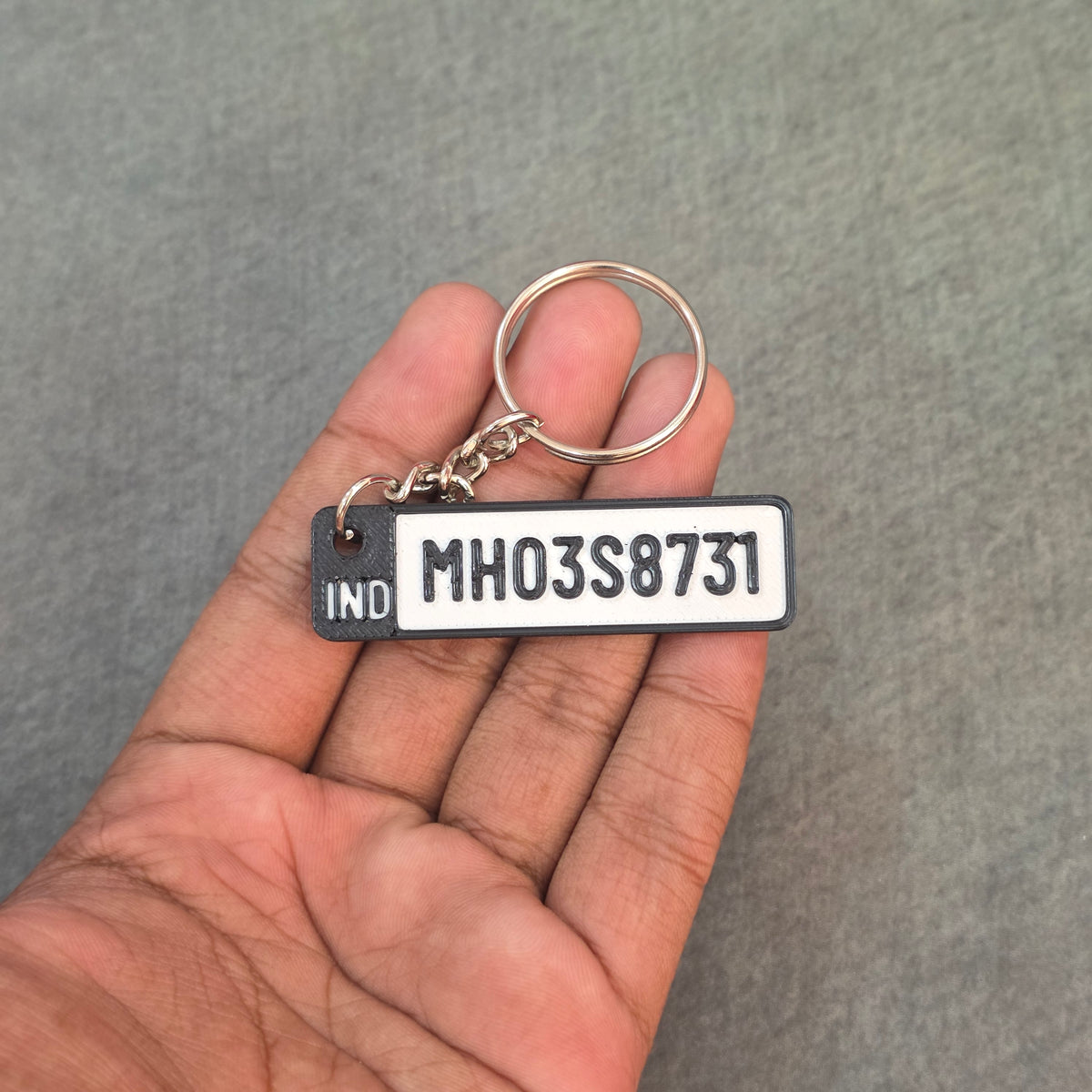 Four Wheeler Number Plate Keychain | Single Line Number Plate Key Ring