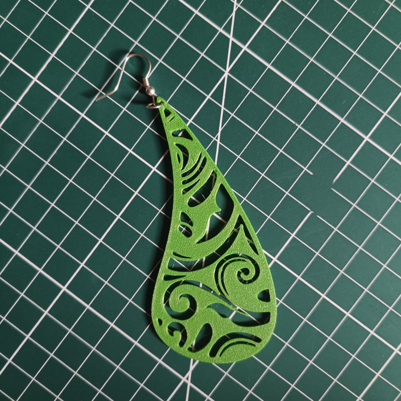 Leave Drop Shaped Earrings – Stylish Lightweight Earrings in Multiple Colors
