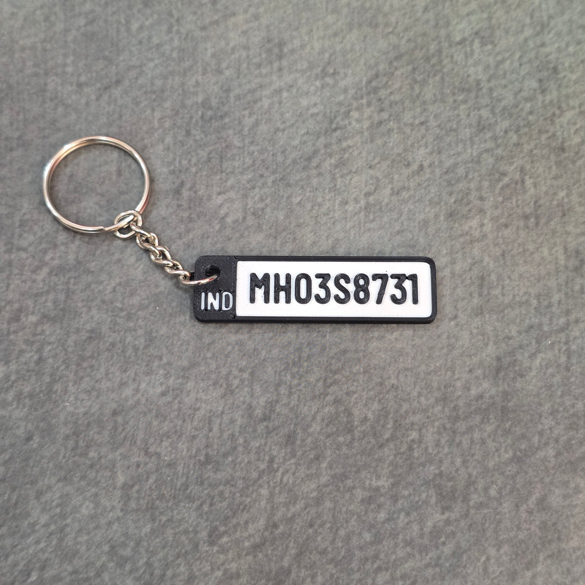Four Wheeler Number Plate Keychain | Single Line Number Plate Key Ring