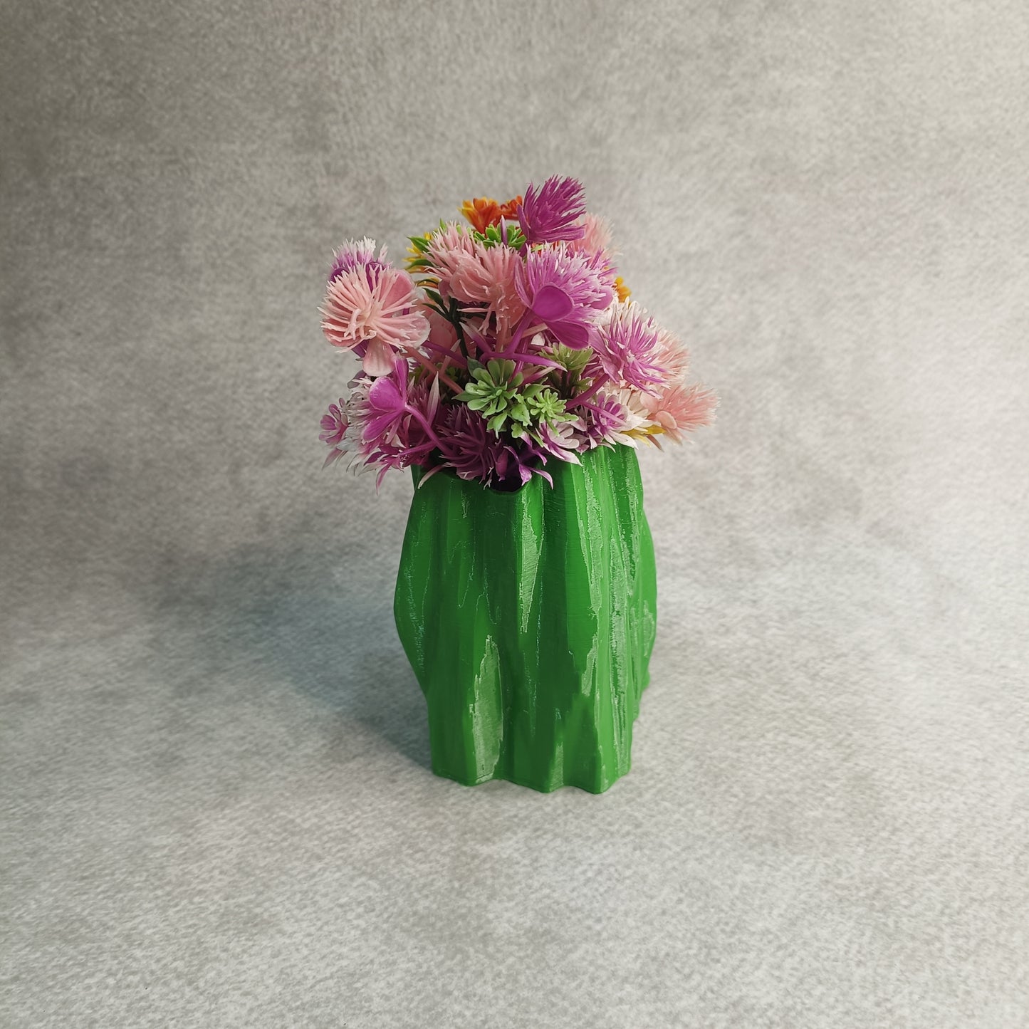 Draped Bark-Texture Flower Vase – Organic Tree Trunk Design Decorative Planter for Home & Office