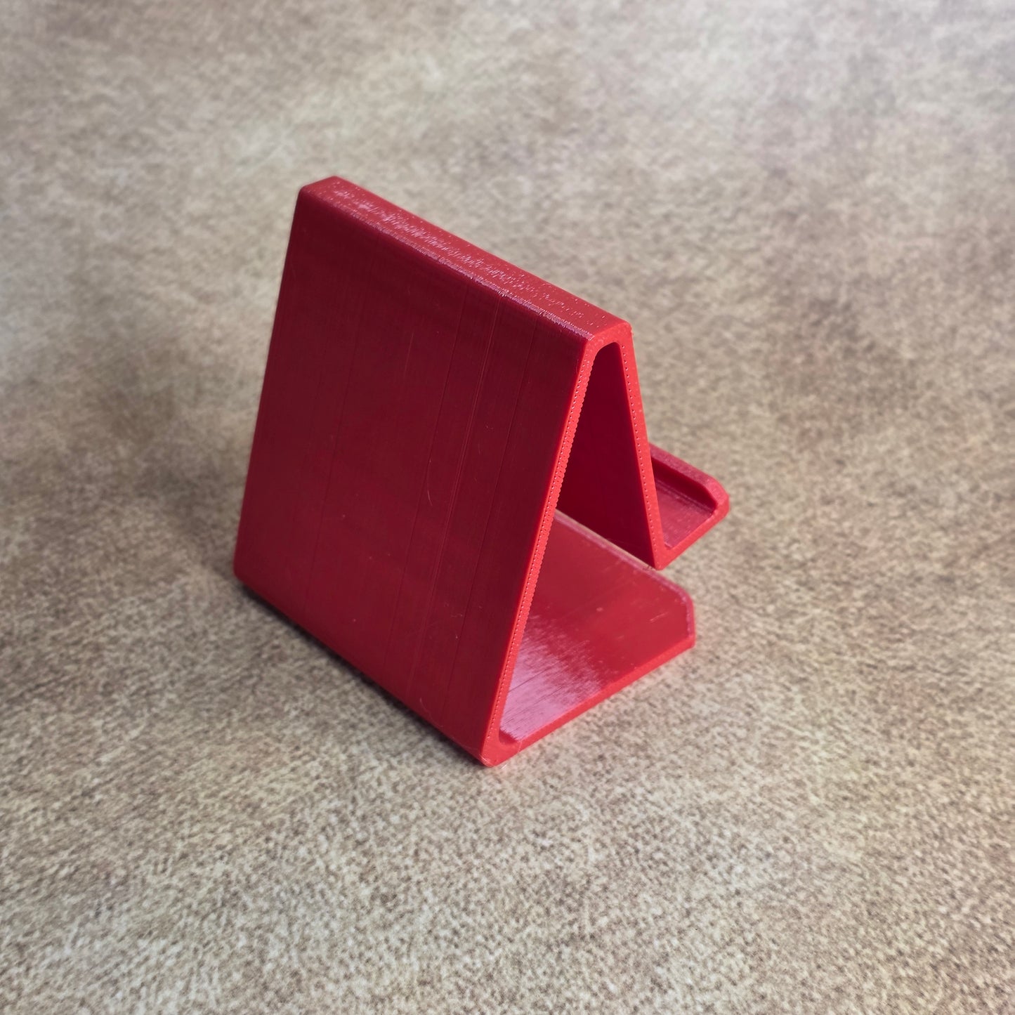 Minimalist Phone Holder for Desk & Office – Strong, Stable & Universal Fit
