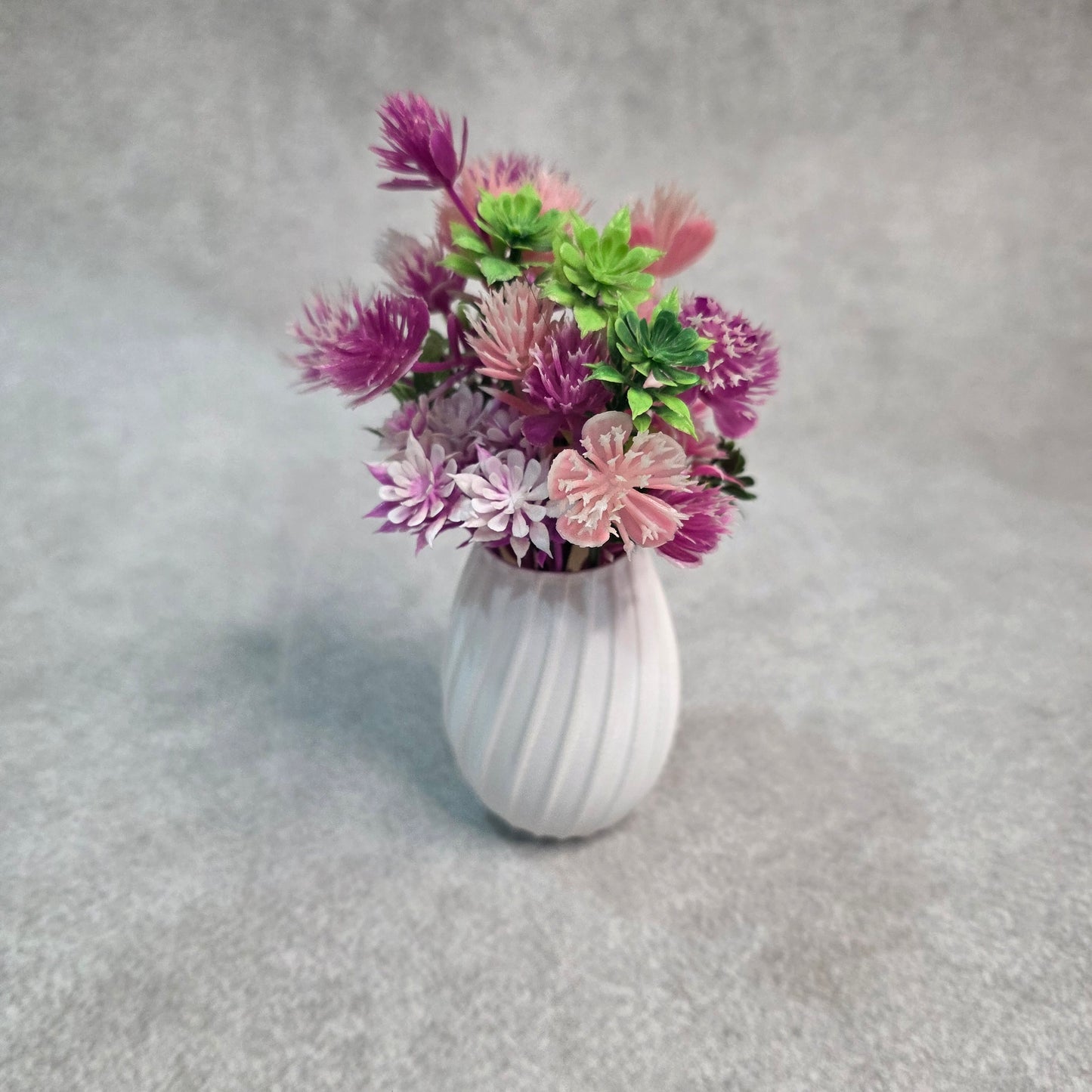 Tiny Egg Shaped Flower Vase | Small Grooved Vase for Desk and Shelf